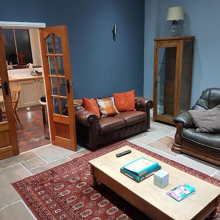Renovated Church Close To The Beach ラネリー 部屋 写真